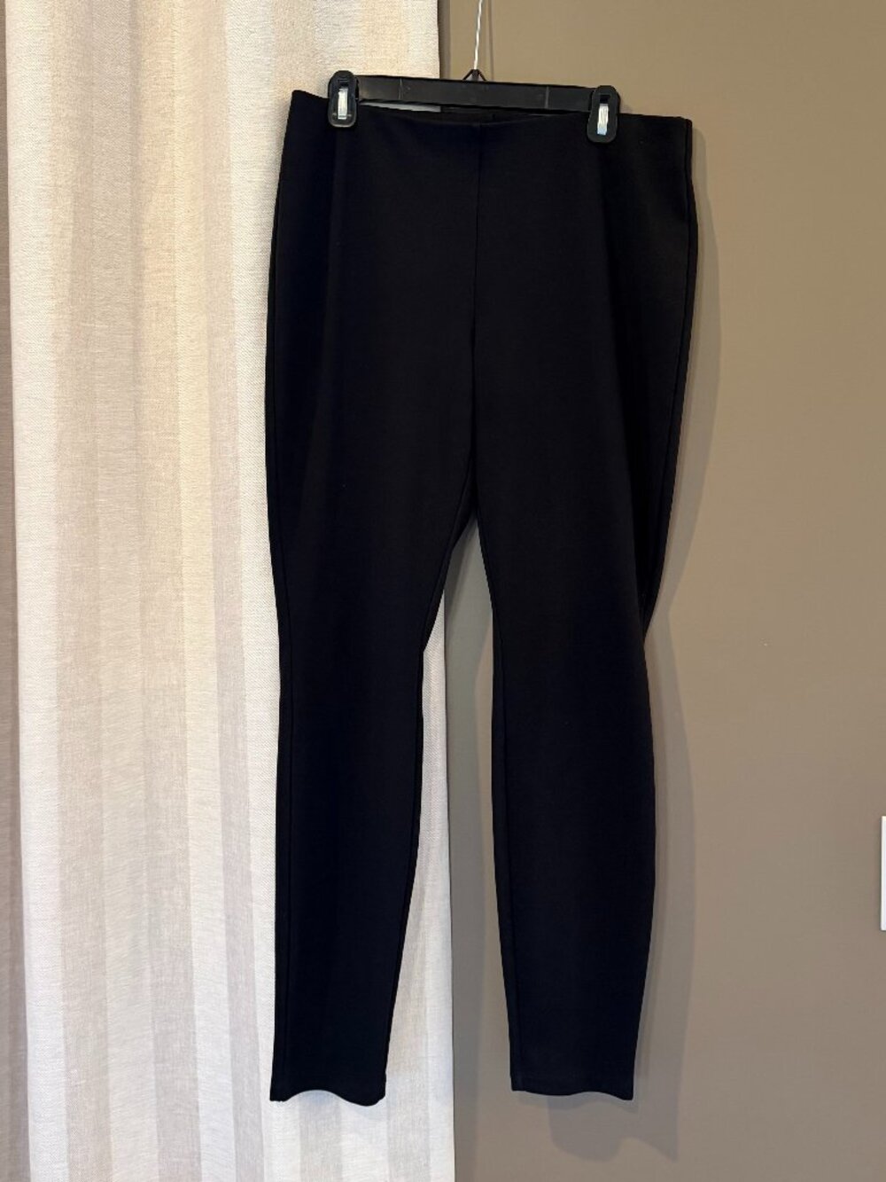 WHBM Women's Black Ankle Legging Office Business Casual Neutral, Size Large